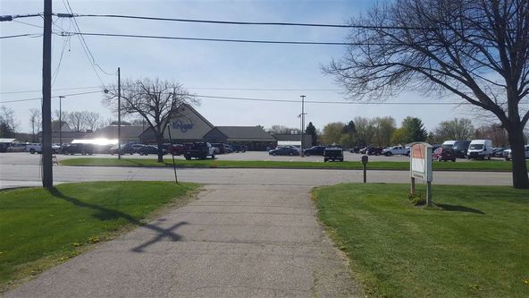 1531 E Pierson Rd, Flushing, MI 48433